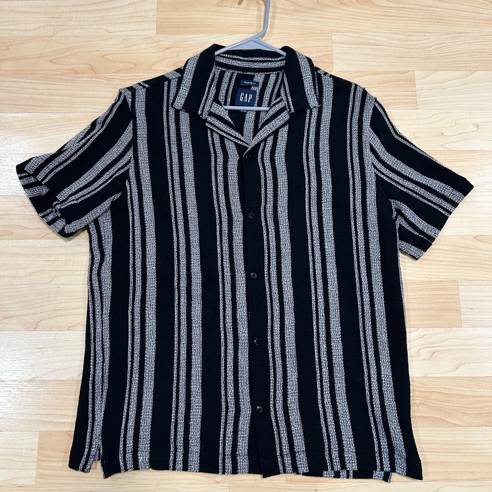 GAP Textured Black and White Striped Men's Shirt